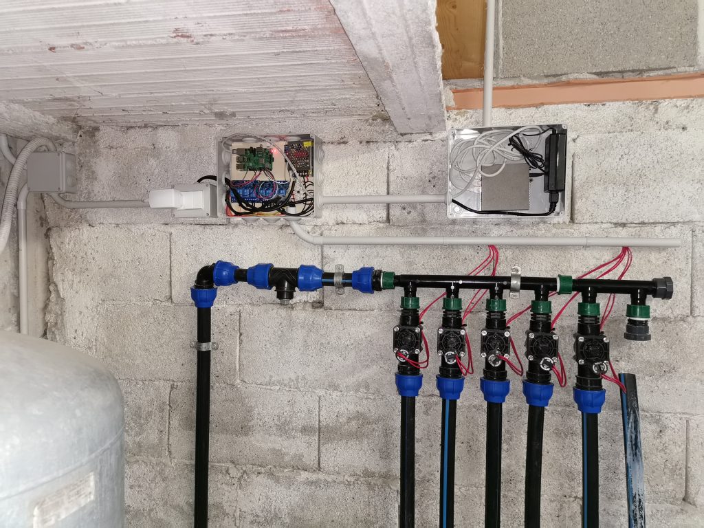 PiGarden — Parte 1: Progettare l'impianto di irrigazione Impianto di irrigazione completato con prato verde